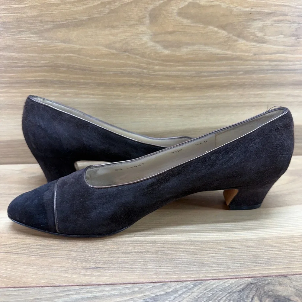 Salvatore Ferragamo Vintage Cap Toe Pumps Womens 7.5 B Dark Brown Suede 90's